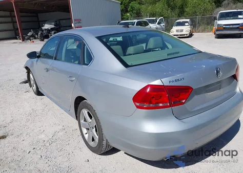 2012 Volkswagen Passat 2.5L Se из США, поврежденный, VIN 1VWBP7A36CC070205